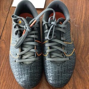 Boys 1.5 youth soccer cleats